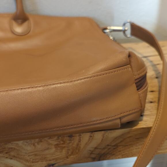 Levenger Business Tan Leather Briefcase with Crossbody Strap - Picture 14 of 15